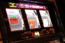 Roulette Prancis Play'n GO dengan chip virtual Roda roulette Prancis dengan papan taruhan interaktif